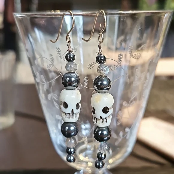 NWT hematite, labradorite beads & carved bone skull earrings Halloween on 24kRG - Picture 3 of 5